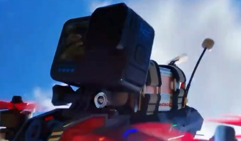 La prima prospettiva del MANTA5 Pro salta sopra le risaie