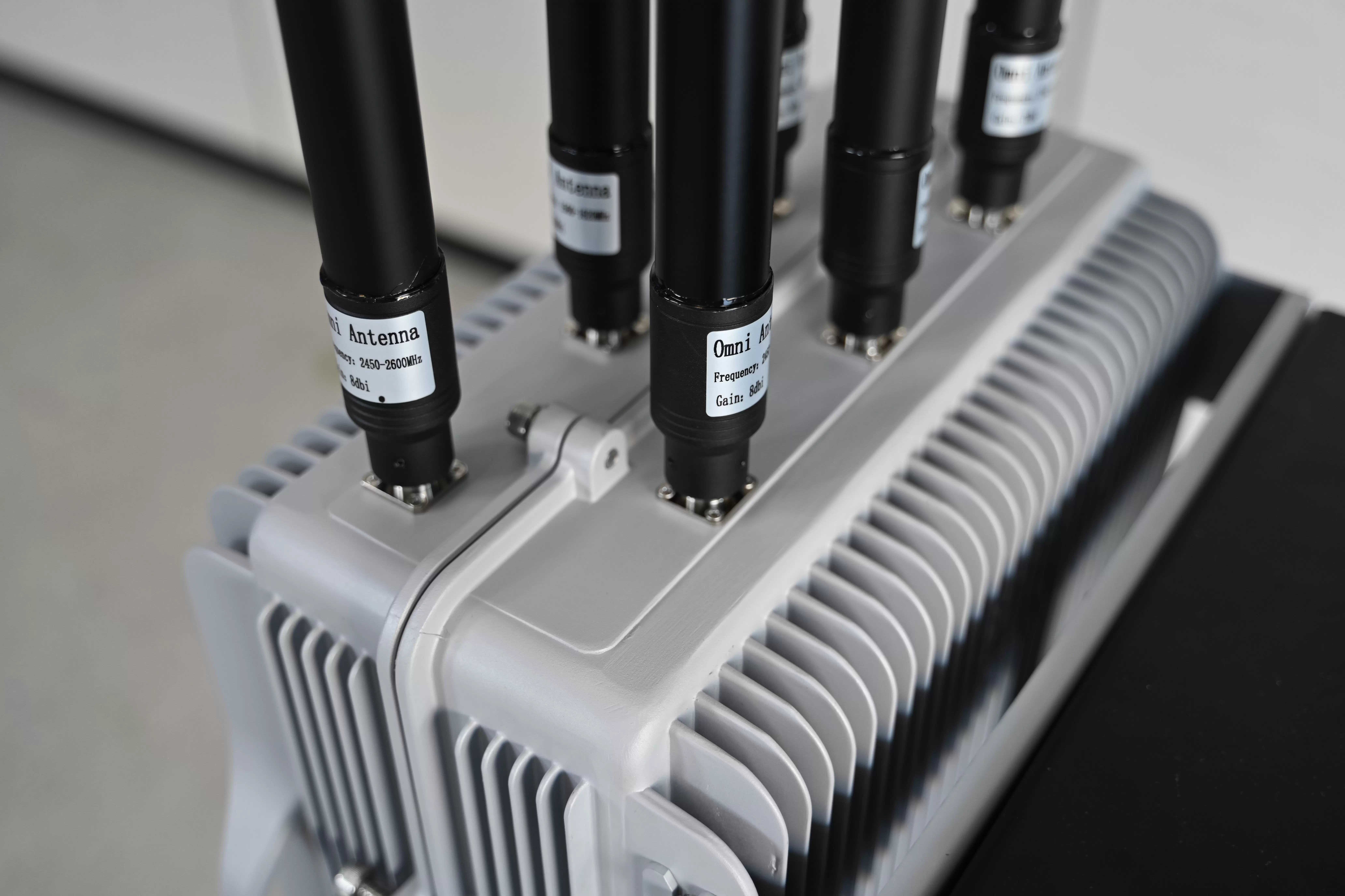 Dispositivo fisso di rilevamento e disturbo dei droni DR200-C